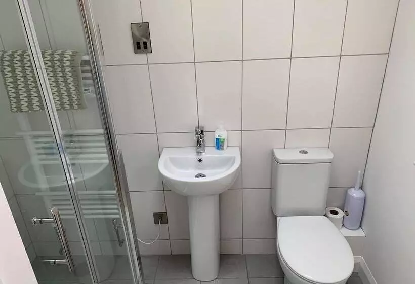 Aamiaismajoitus (B&B) The White Lady