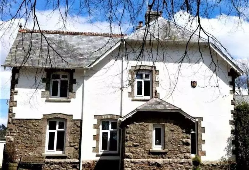 Dartfordleigh Bed And Breakfast