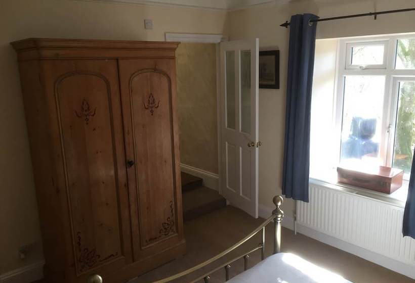 Dartfordleigh Bed And Breakfast