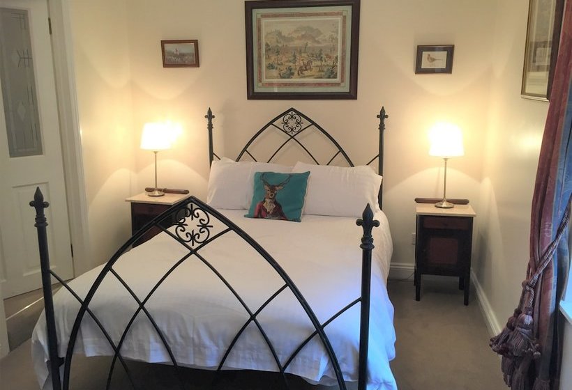 Dartfordleigh Bed And Breakfast