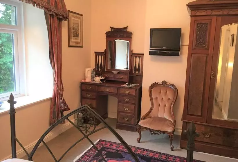 Dartfordleigh Bed And Breakfast