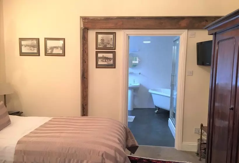 Dartfordleigh Bed And Breakfast