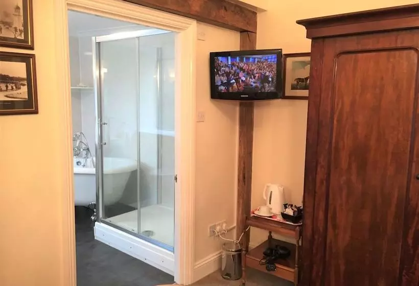 Dartfordleigh Bed And Breakfast