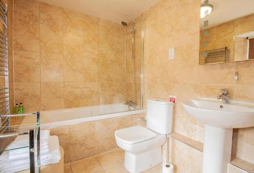 簡易ホテル The Tankerville Arms