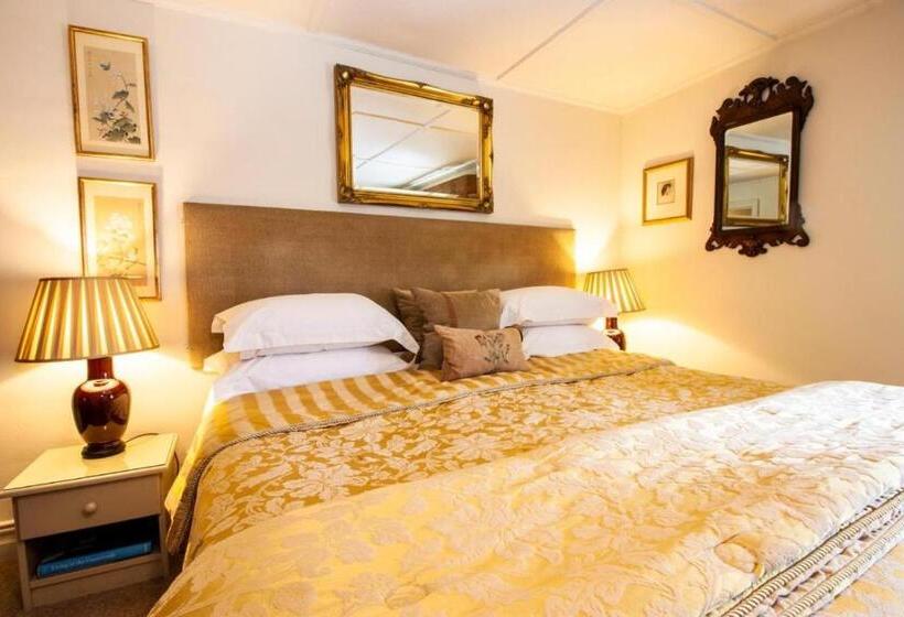 簡易ホテル The Tankerville Arms