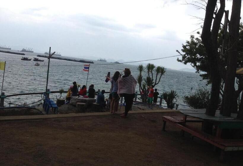 בית מלון כפרי Rimtalay Resort Koh Si Chang