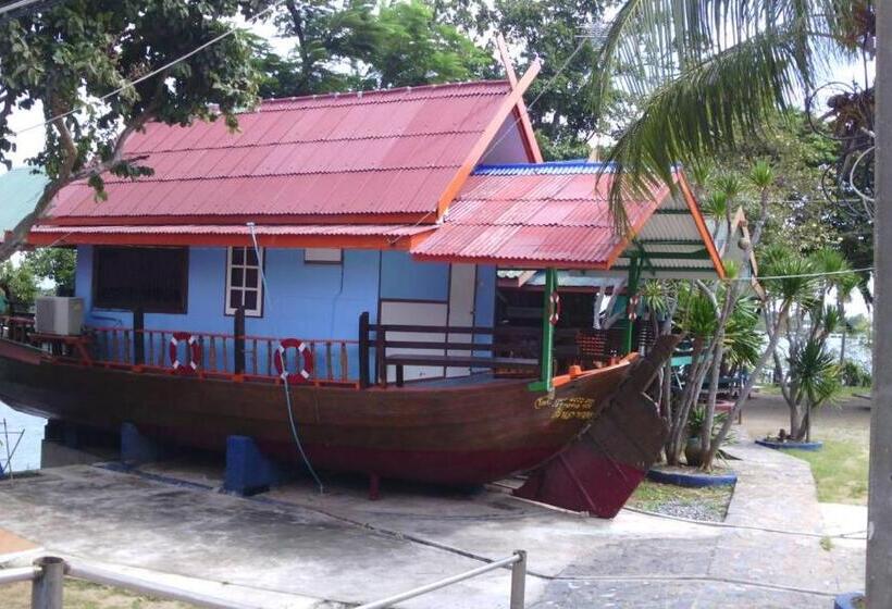 בית מלון כפרי Rimtalay Resort Koh Si Chang