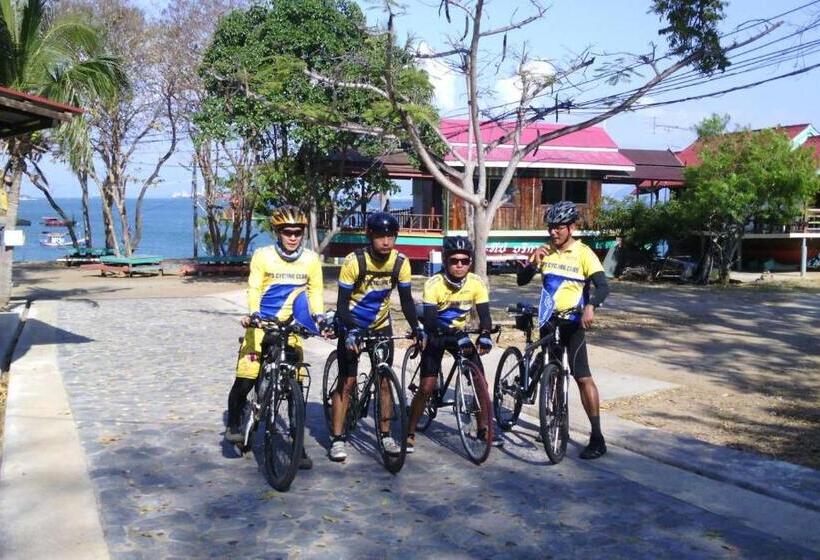 בית מלון כפרי Rimtalay Resort Koh Si Chang