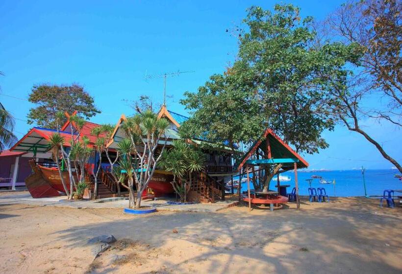 בית מלון כפרי Rimtalay Resort Koh Si Chang