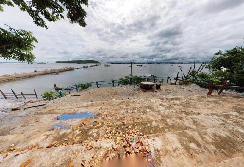 בית מלון כפרי Rimtalay Resort Koh Si Chang