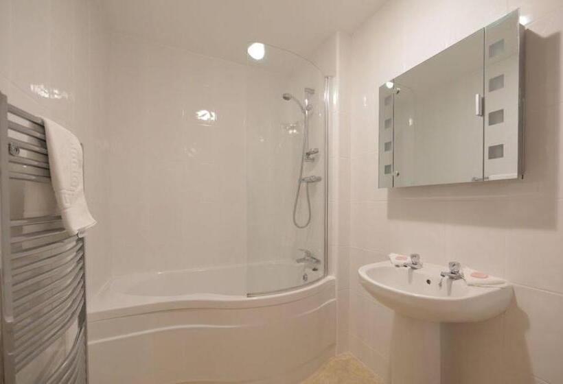 Отель St Magnus Bay