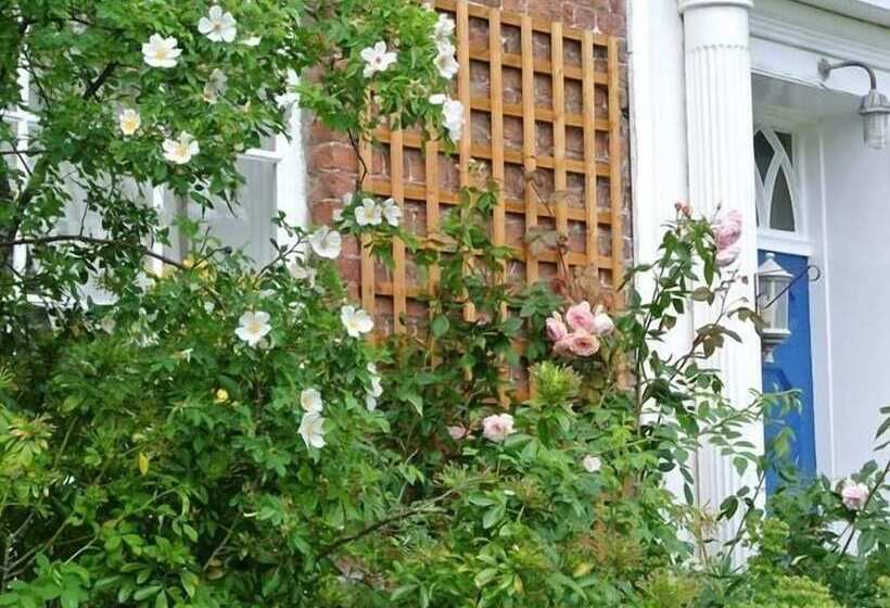 ペンション Brimford House