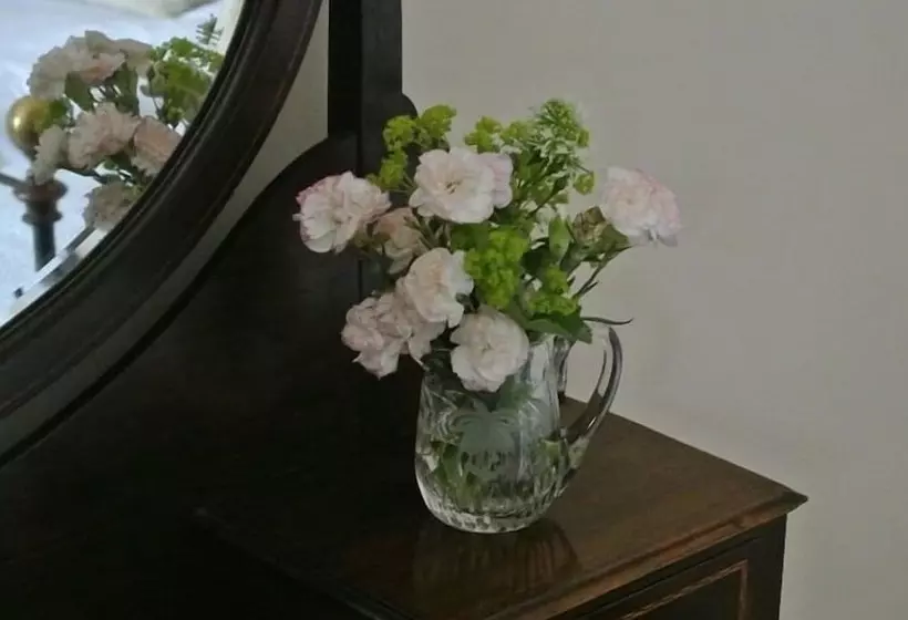 Majatalo Brimford House