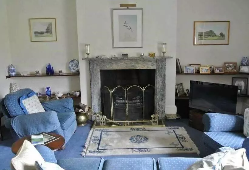 Majatalo Brimford House