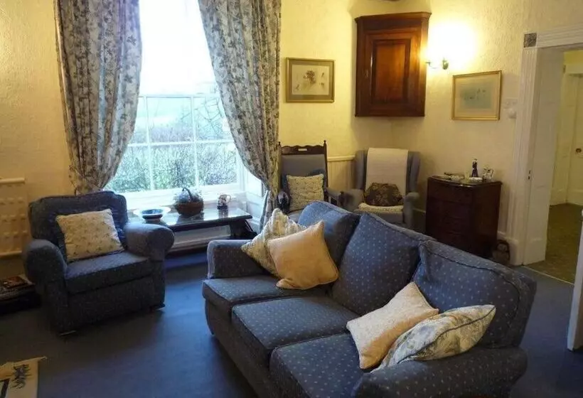 Majatalo Brimford House