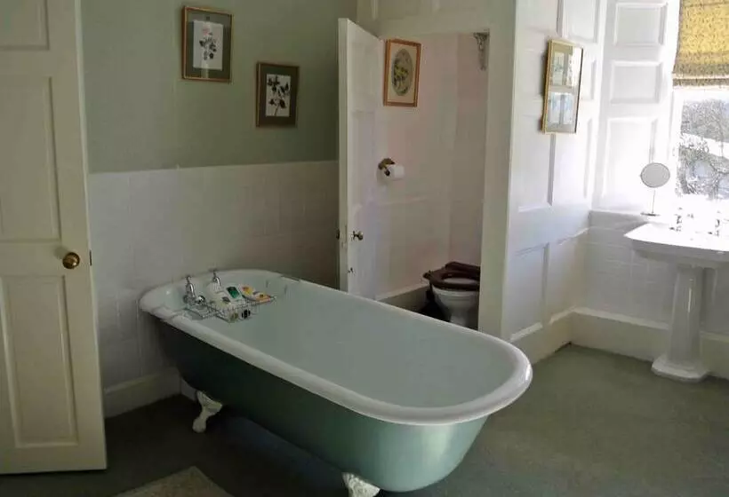 Majatalo Brimford House