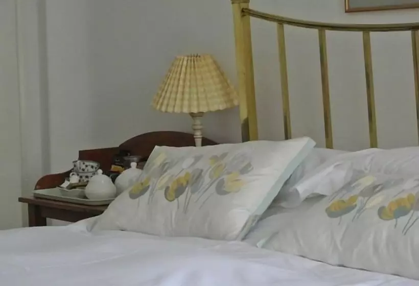 Majatalo Brimford House