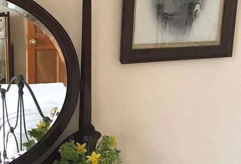 Majatalo Brimford House