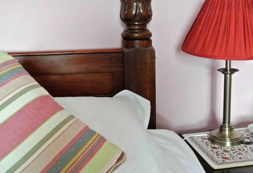 Majatalo Brimford House