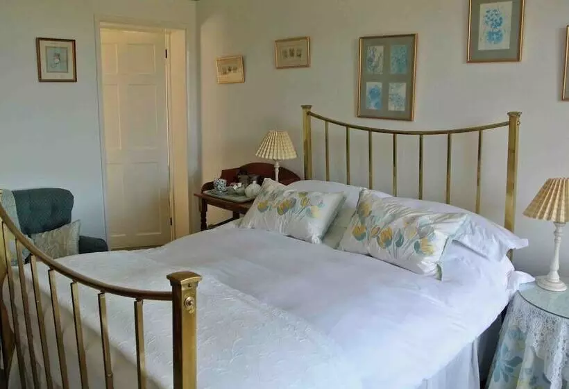 Majatalo Brimford House