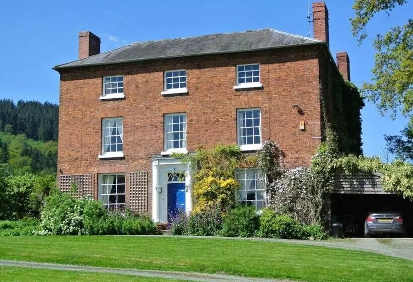 Majatalo Brimford House