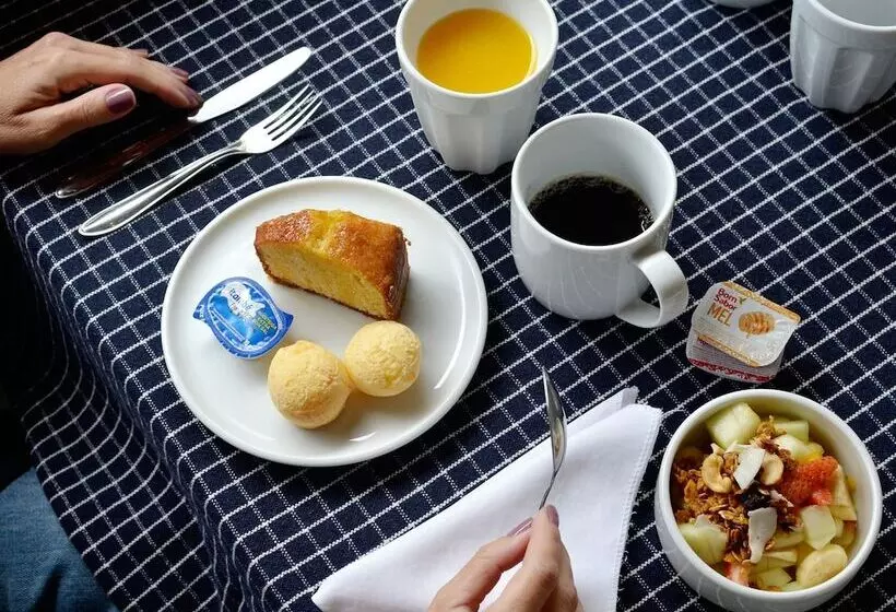 ペンション Pousada La Boheme Guarda Do Embaú   Sc