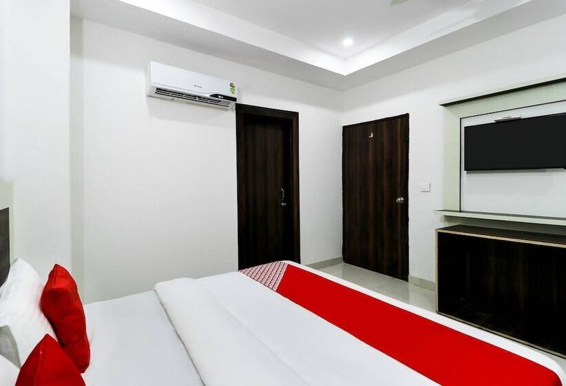 בית מלון כפרי Oyo 48529 H5