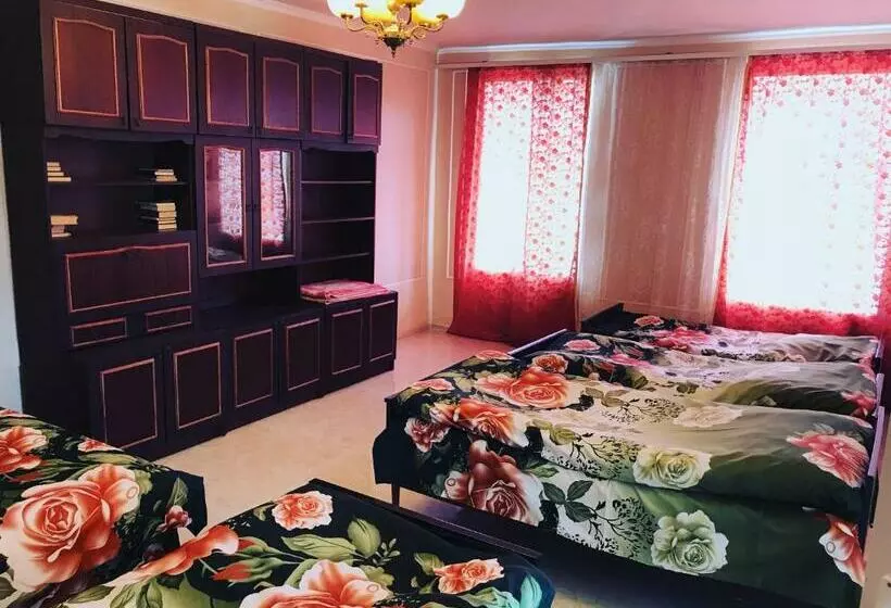 تختخواب و صبحانه Hayq Guest House