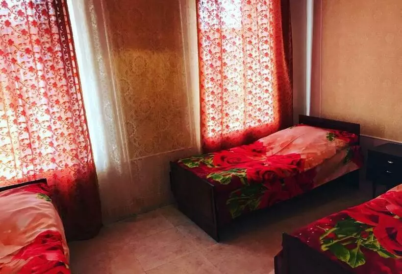 تختخواب و صبحانه Hayq Guest House