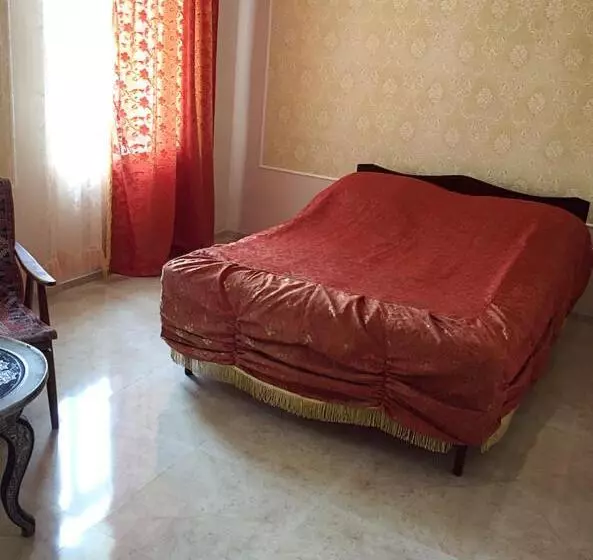 تختخواب و صبحانه Hayq Guest House