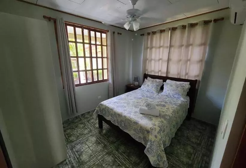 Hotelli Hermosa Beach House