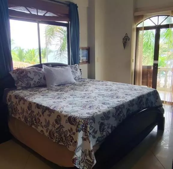 Hotelli Hermosa Beach House