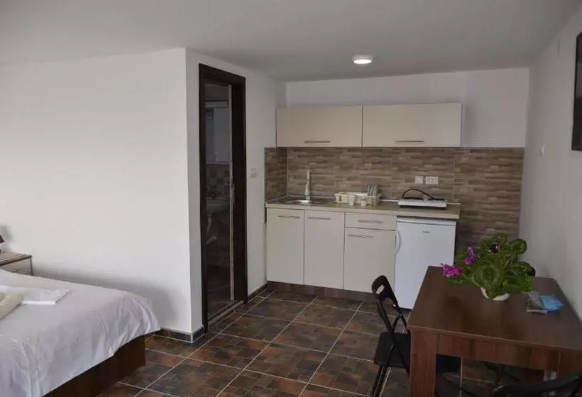 Majatalo Apartmani Janja