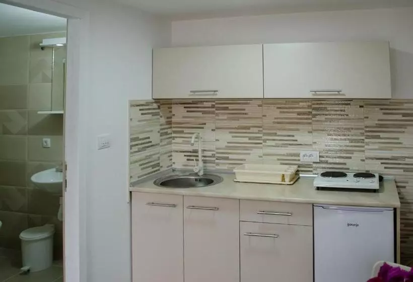 Majatalo Apartmani Janja