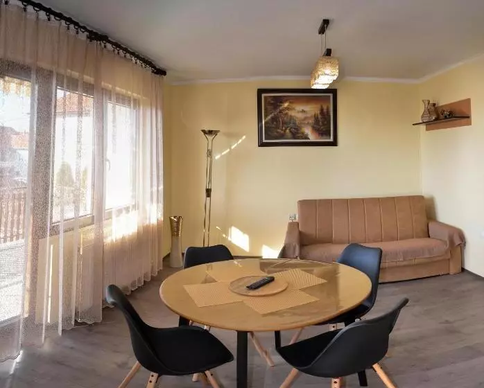 Majatalo Apartmani Janja
