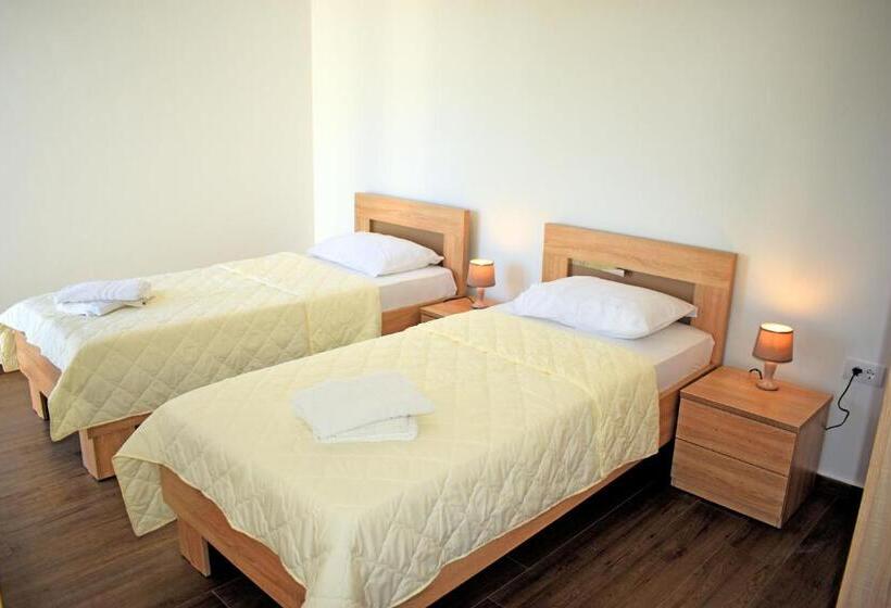 پانسیون Apartment L'ideal