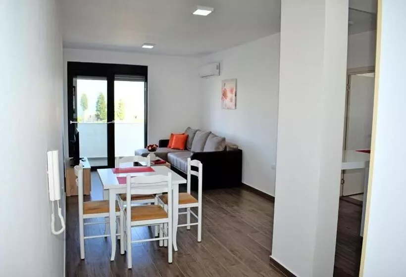 پانسیون Apartment L'ideal