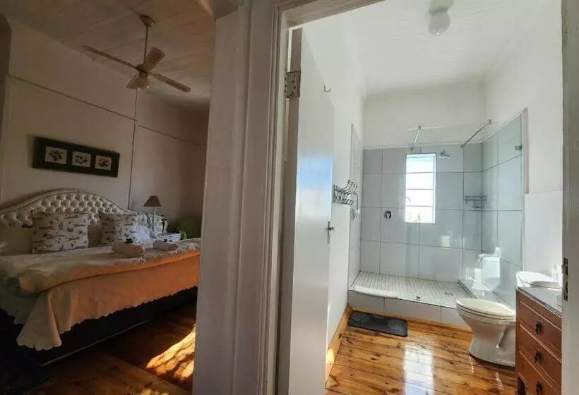 Majatalo Die Tuishuise & Victoria Manor