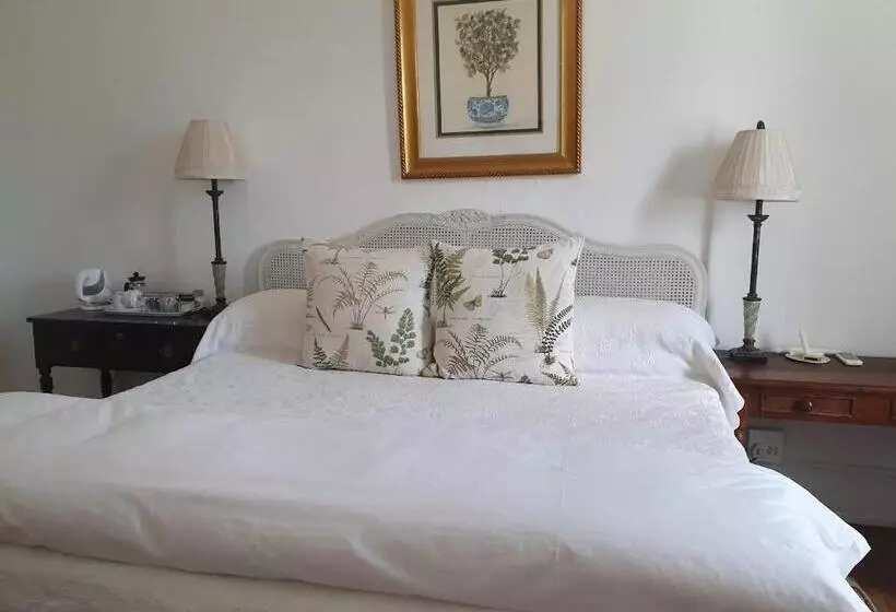 Majatalo Die Tuishuise & Victoria Manor