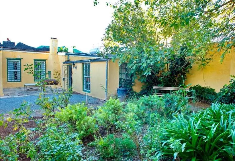 Majatalo Die Tuishuise & Victoria Manor