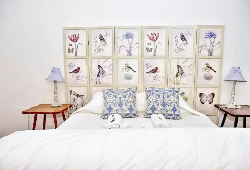 Majatalo Die Tuishuise & Victoria Manor