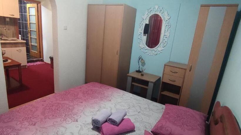 پانسیون Guesthouse Prenociste Faraon