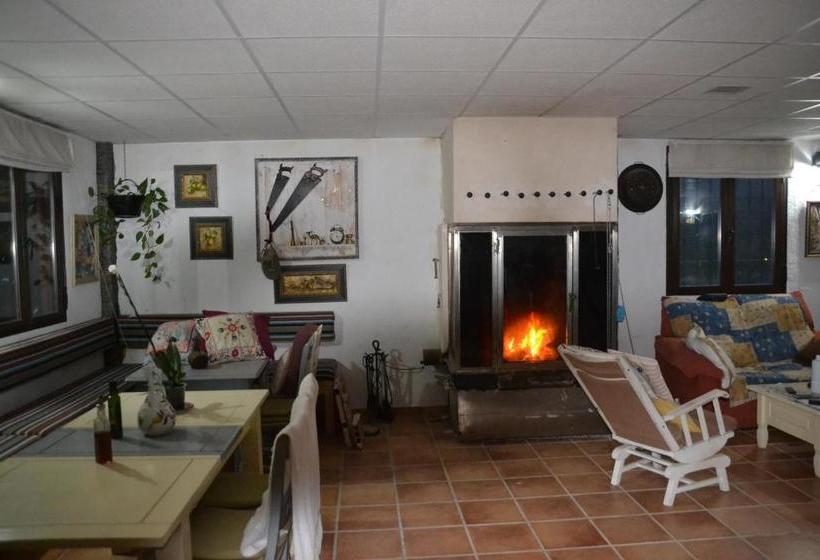 بنسيون La Granja Del Pescador