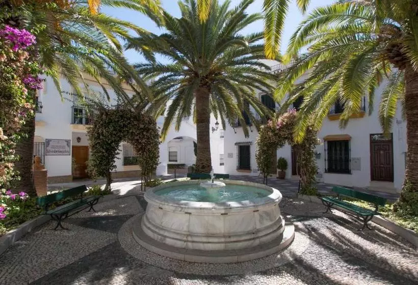 Apartamentos La Fonda