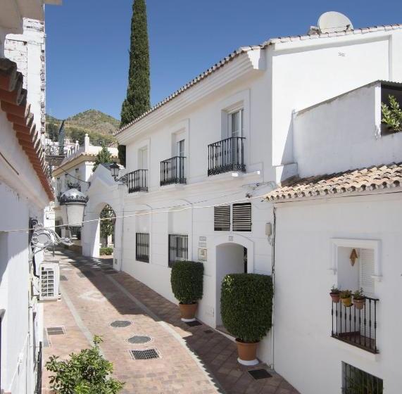 Apartamentos La Fonda