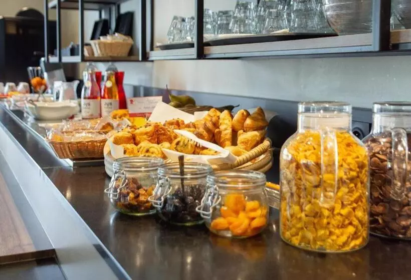 Brit Hotel Caen Nord Mémorial