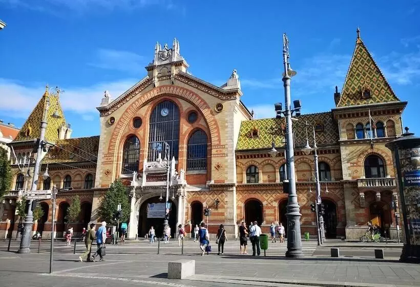 فندق Crowne Plaza Budapest, An Ihg