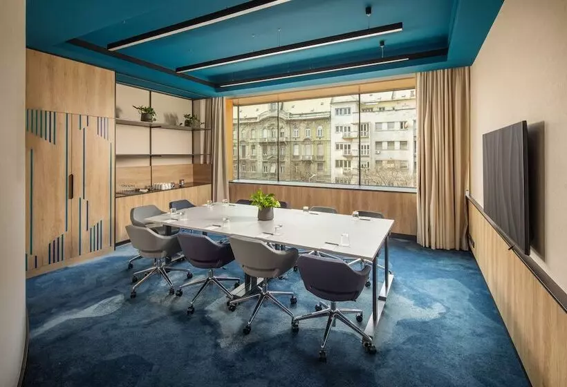 فندق Crowne Plaza Budapest, An Ihg