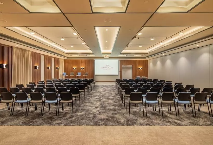 فندق Crowne Plaza Budapest, An Ihg