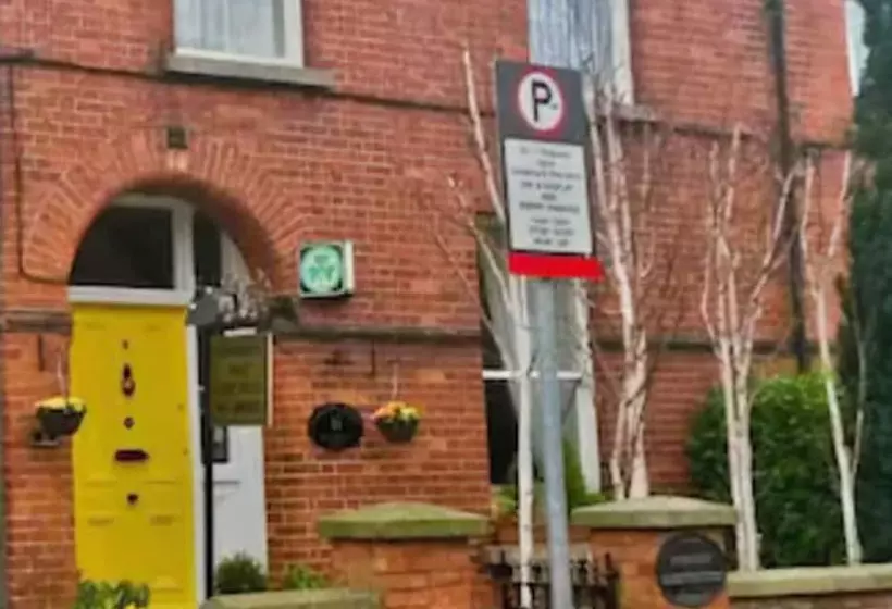 בית מלון כפרי Donnybrook Hall